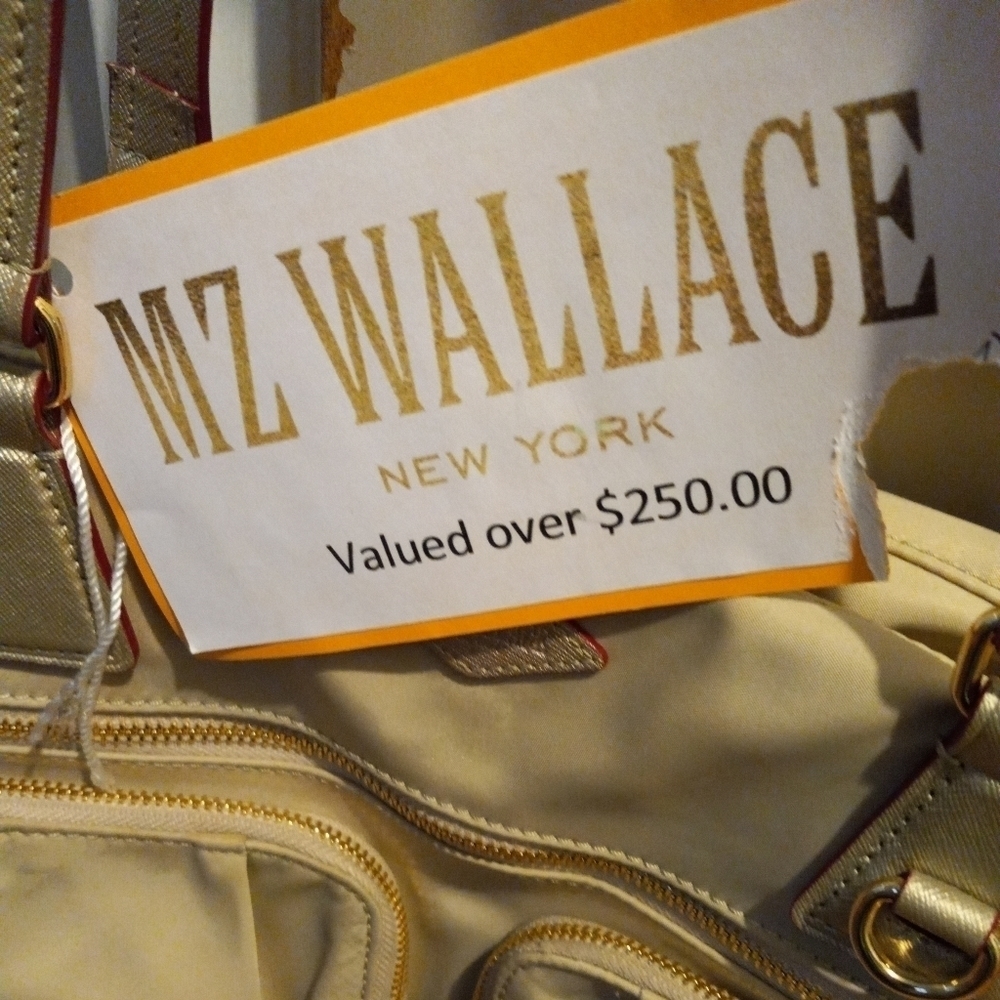 Mz Wallace bag Tan nylon. Double straps, gold hardware. - Picture 4 of 12
